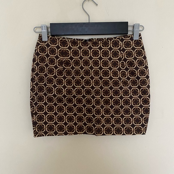 BNWT motel rocks brown geometric patterned mini skirt - Picture 2 of 3
